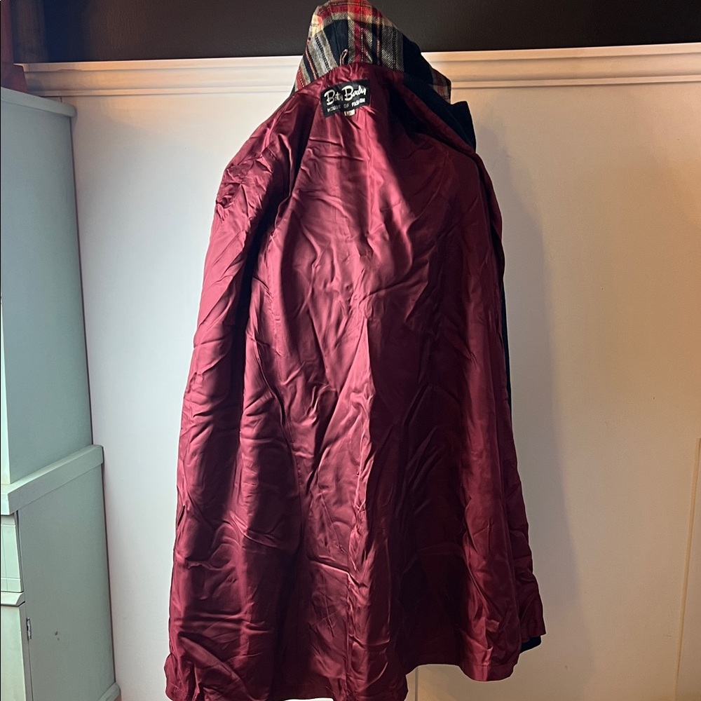 1960s Vintage Long Hooded Cape with Plaid Lining - Picture 9 of 9